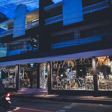 Rock Hotel Bangkok Buitenkant foto