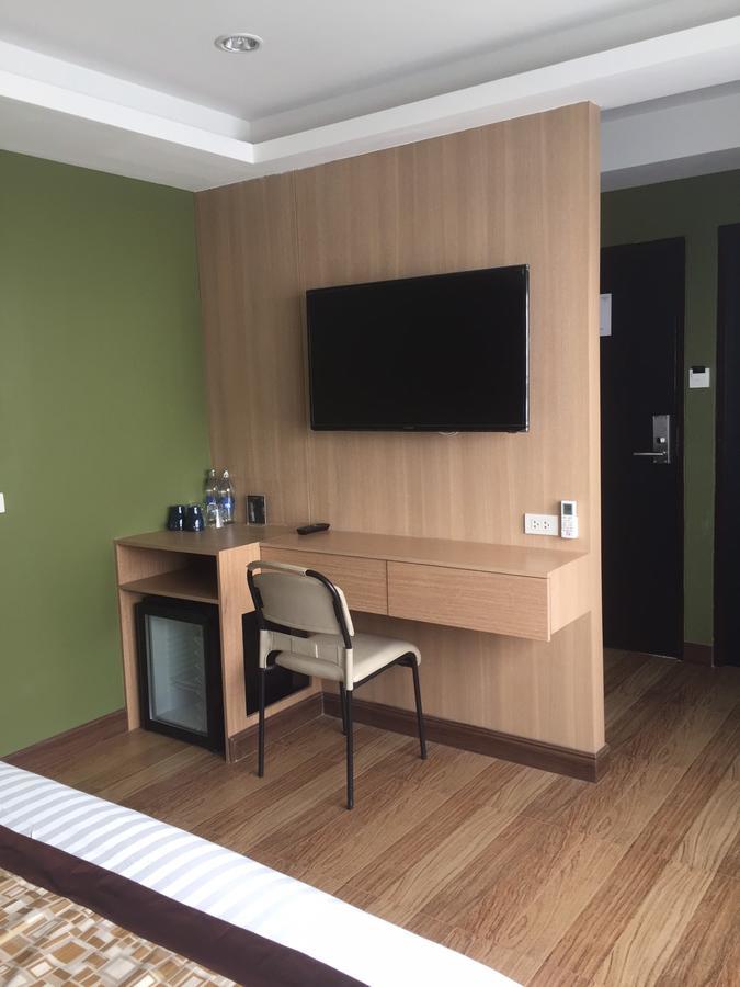 Rock Hotel Bangkok Buitenkant foto