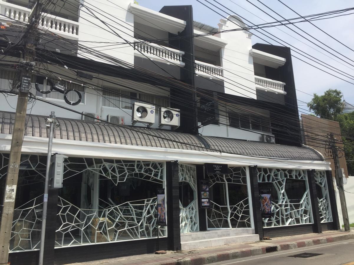 Rock Hotel Bangkok Buitenkant foto