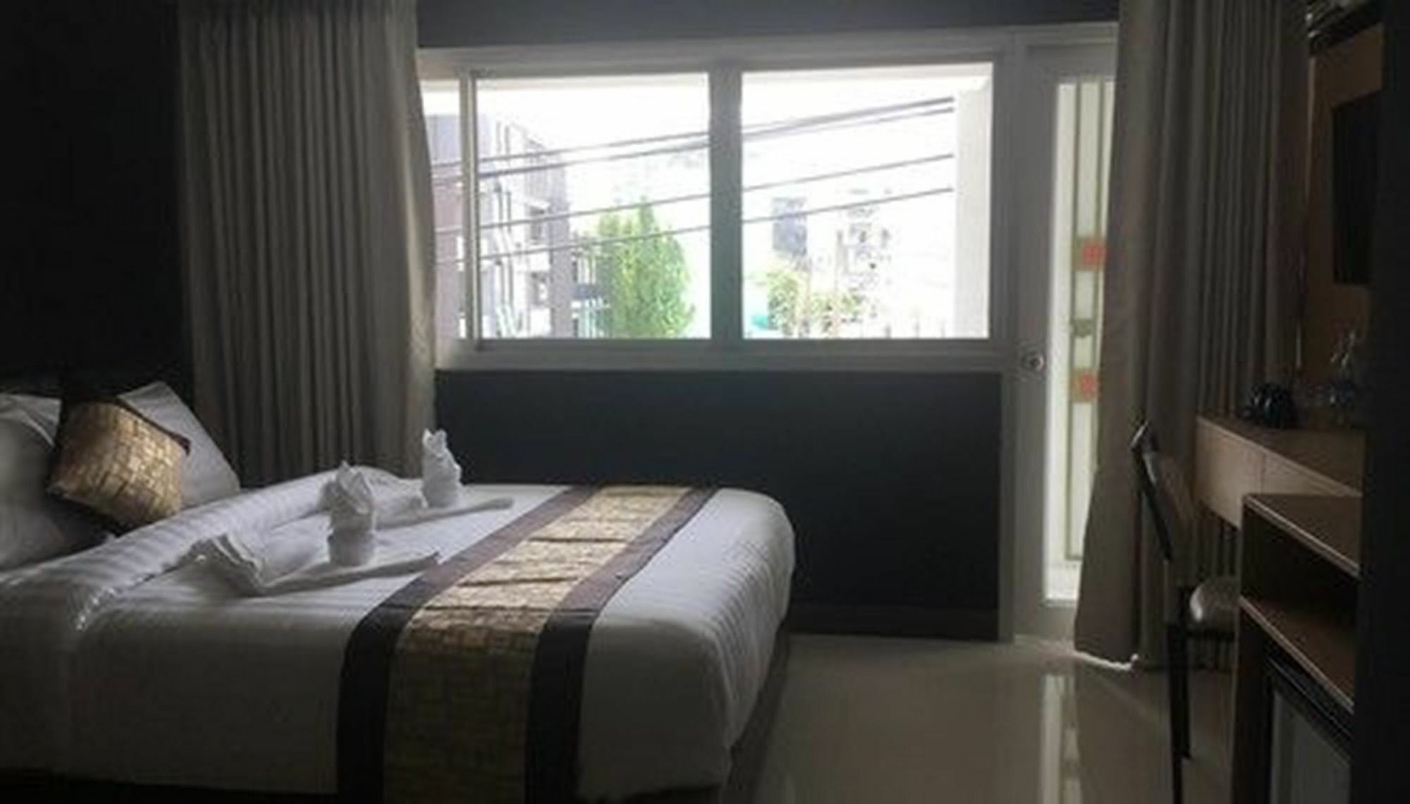 Rock Hotel Bangkok Buitenkant foto